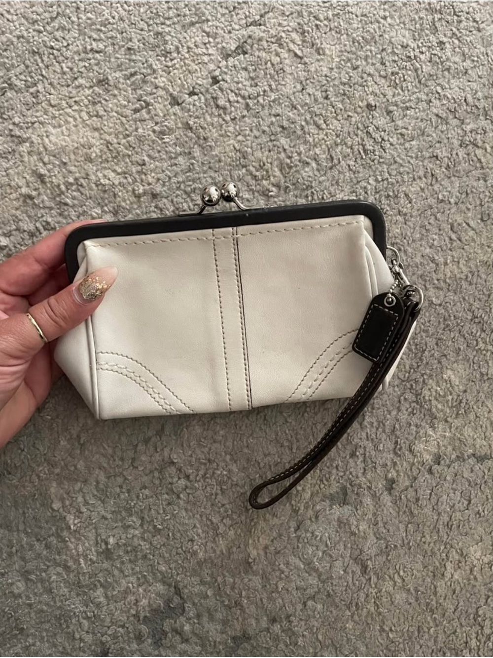 Coach Cream Leather kisslock Wristlet Clutch